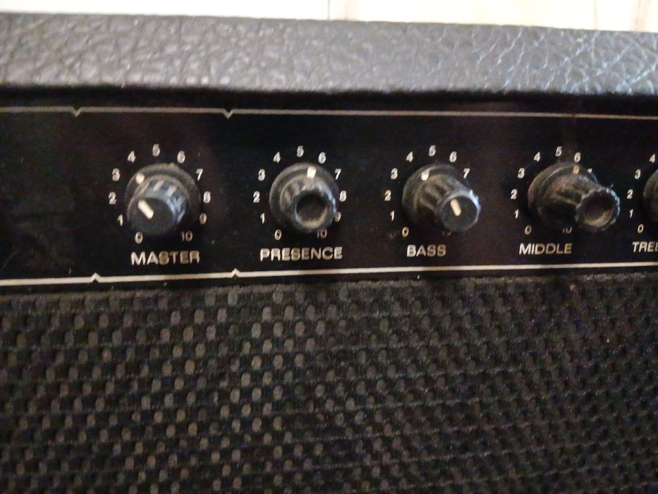 Комбопідсилювач 100 Вт, Болгарія