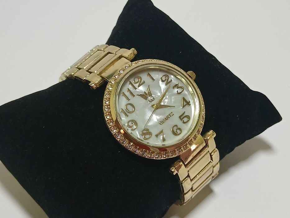 витончений жіночий наручний годинник AG Quartz