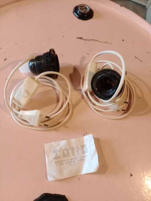 Par de ligações para candeeiros de mesa