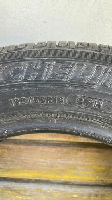 Vendo 1 pneu 195x55x16, completamente novo