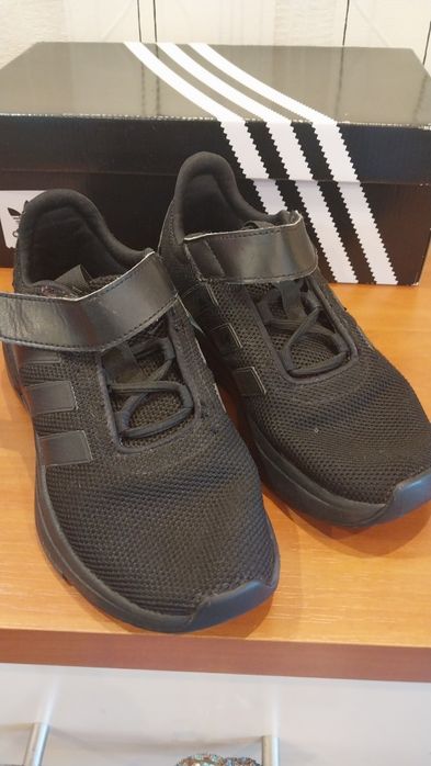 Продам подростковые кроссовки адидас Adidas  в новом состоянии