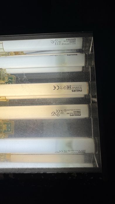 Calha Odyssea T5-60 (60 cm) com tubos Philips Master TL5 HO