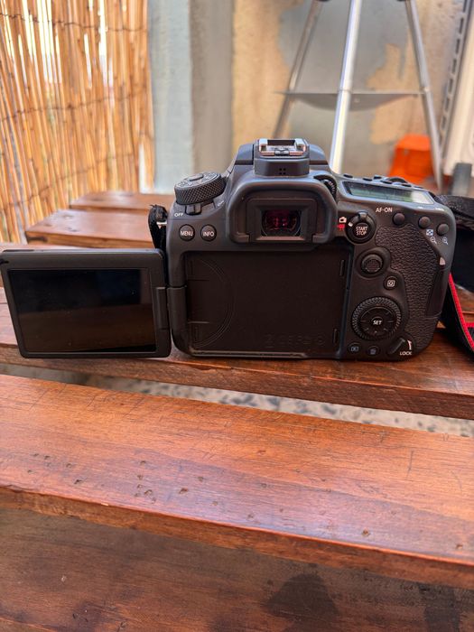Canon EOS 90D + EFS 18-135mm - Kit completo