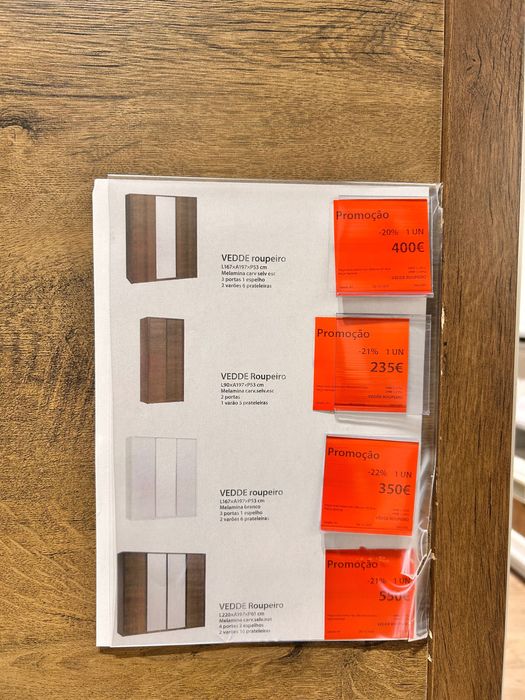 Roupeiro com 3 portas JYSK. Usado menos de um ano. Preço original 400€