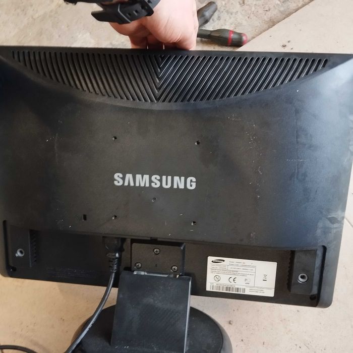 Monitor Samsung BW 206 (R) z pilotem