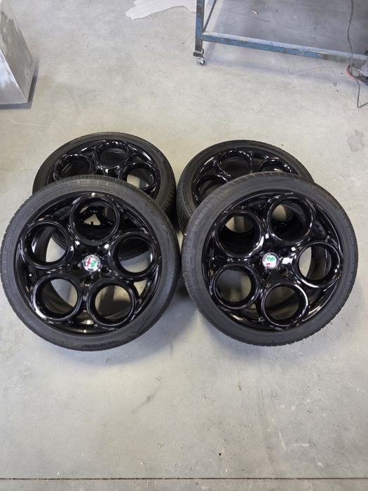 Felgi aluminiowe z oponami 225/40R18 Alfa Romeo Giulietta