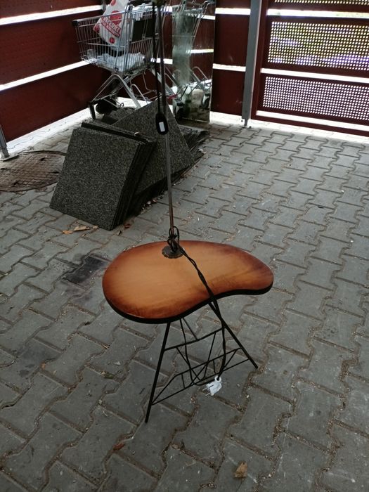 Sprzedam lampę że stolikiem