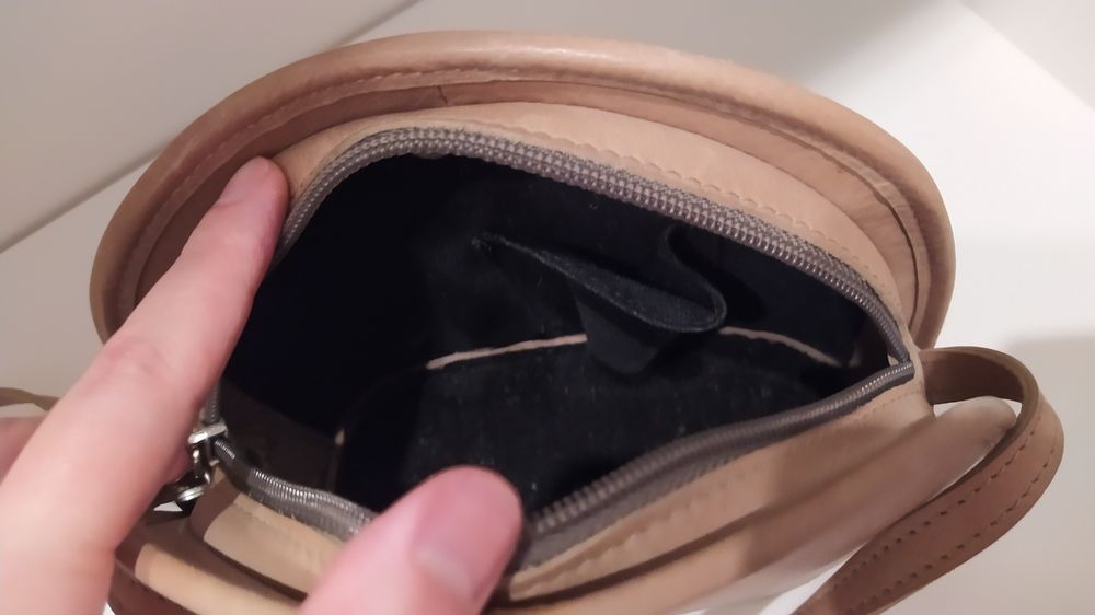 Beżowa torebeczka na ramię Ryłko