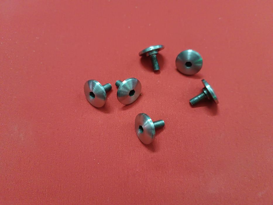 Parafusos para tampa de válvulas V85tt