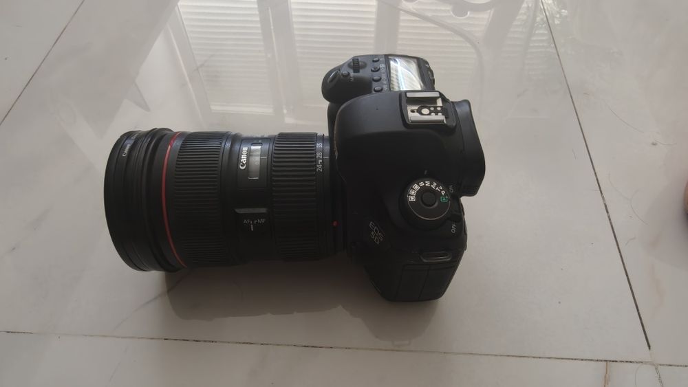 Câmara Canon 5D Mark III à Venda usada mas em ótimo bom estado!