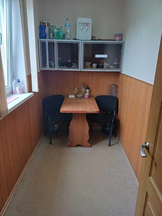 Сдам в центре г. Мерефа ул. Днепровская, р-н АТБ, часть  помещения.