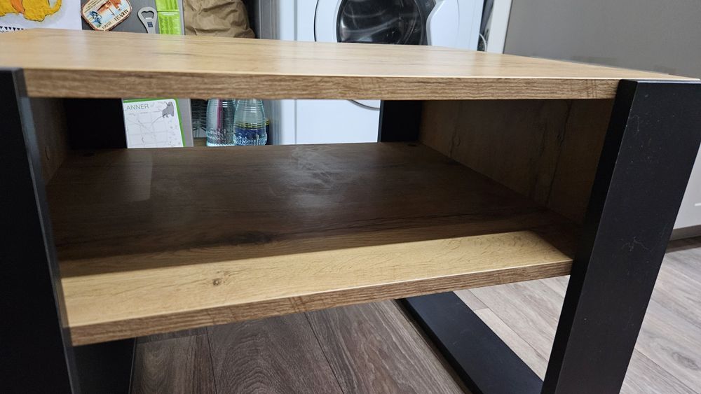 Stylowy drewniany stolik kawowy - jak nowy!