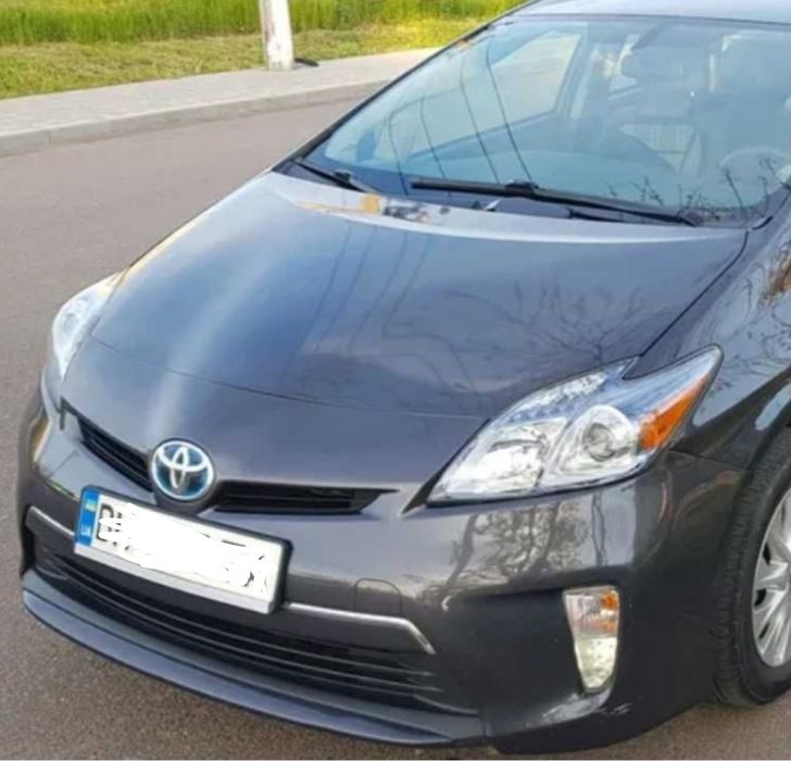 Тoyota Prius Plugin  hybrid 5л/100км $11,2