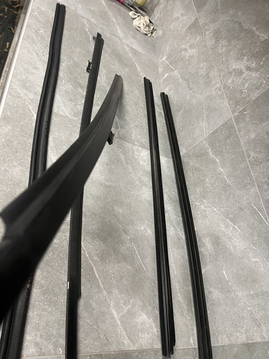 mitsubishi eclipse g2 1995 Уплотнители молдинги фетры на двери  капота