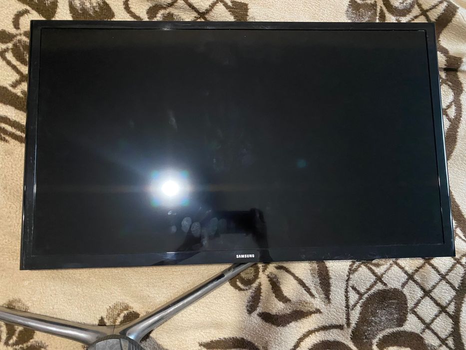 Телевизор Samsung 32" Smart TV UE32J4500AK + Кронштейн + Пульт