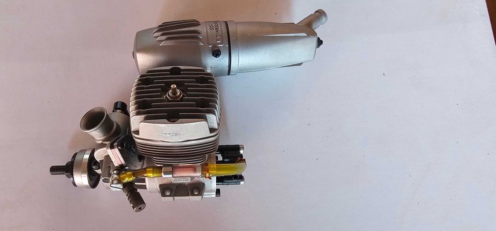 Aeromodelo Valliant 10cc na caixa + Motor OS GGT10 + Flutuadores