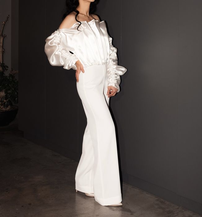 Костюм білий з брюками