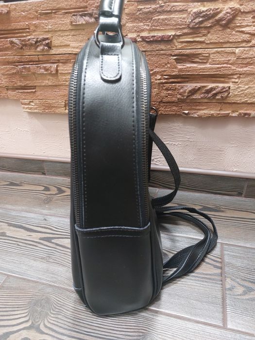 Шкіряний рюкзак.