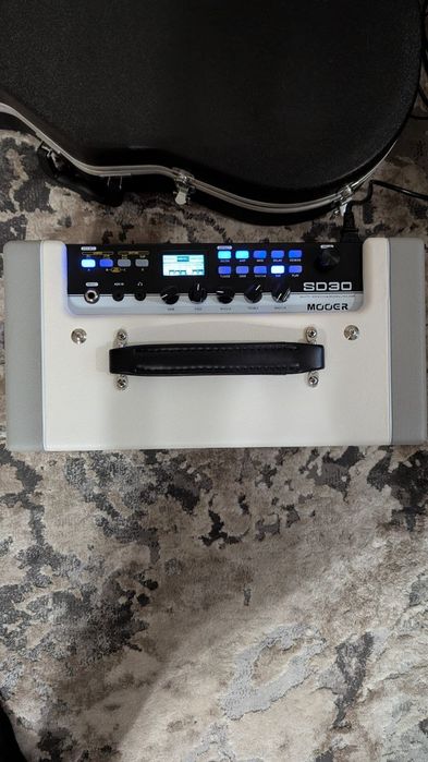 Комбопідсилювач MOOER SD30