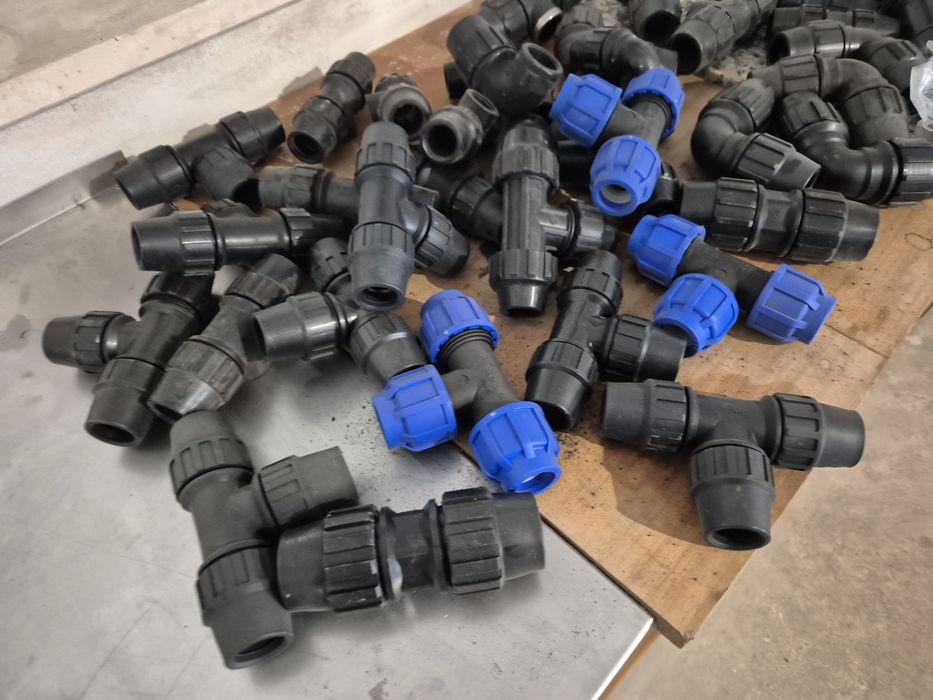 Vendo acessórios de PEAD