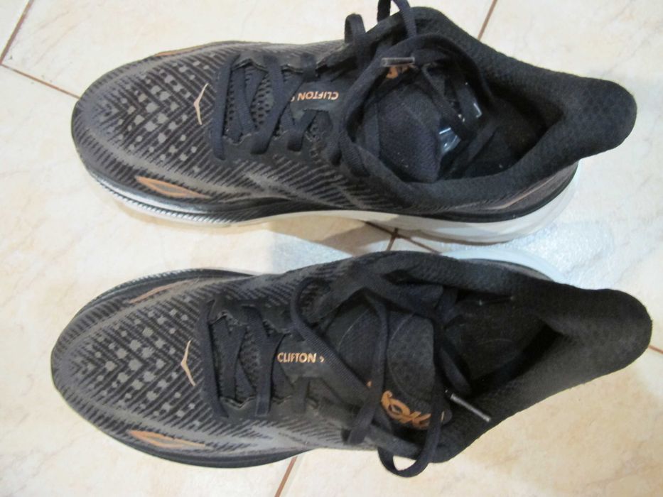 HOKA 42го і 38 розміру