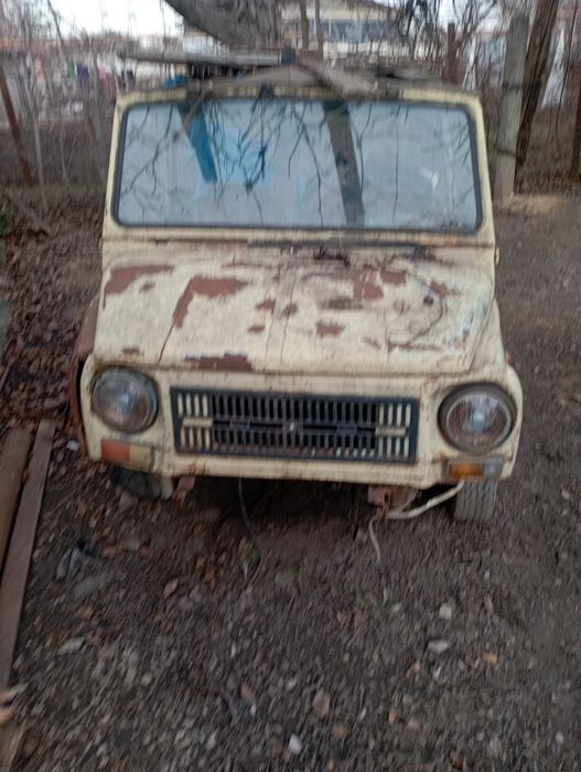 Продам ЛуАЗ один только красный на ходу второй нет .