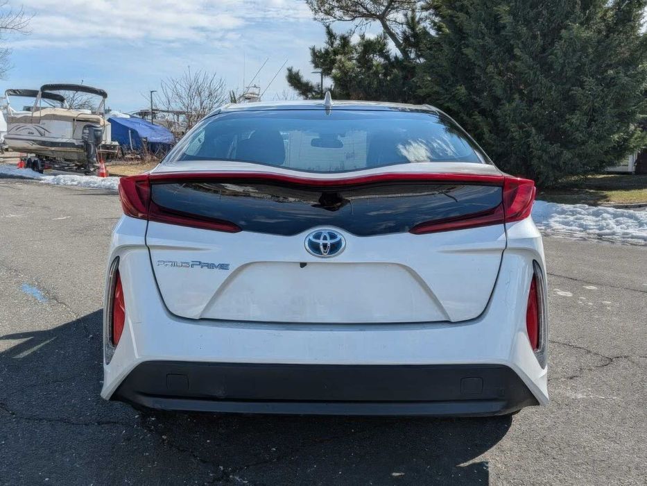 Toyota Prius Prime      2019