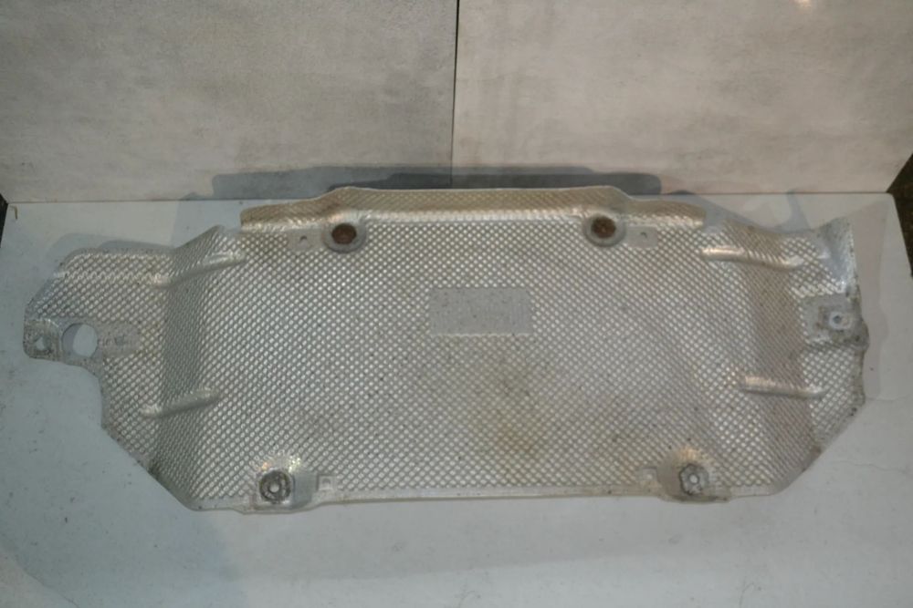 VW GOLF V SCIROCCO AUDI A3 8P OSŁONA TERMICZNA WYDECHU ORYGINAŁ STAN 1K0825711H