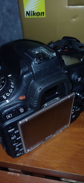 Дзеркальна фотокамера  Nicon d610 та  Спалах   Nicon SPEEDLIGHT SB 700