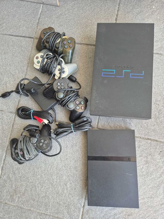 Jogos PS2 e 2 consolas PS2