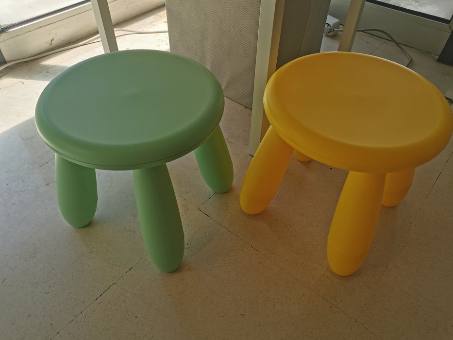 Vendo 2 bancos infantis ikea
