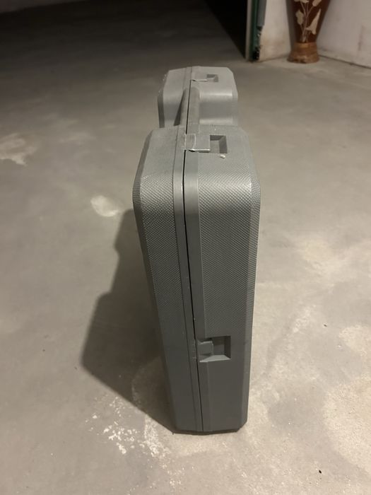 Caixa de transporte para antena parabólica e TV 19’’