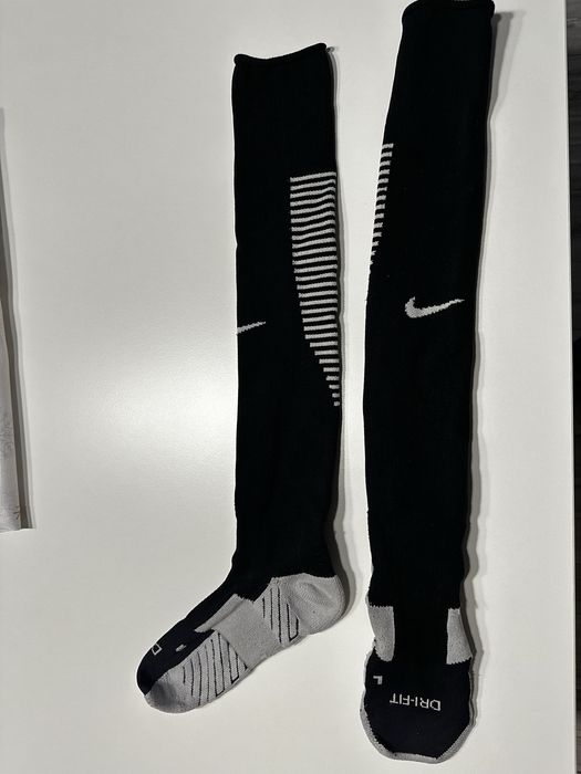 Getry piłkarskie czarne Nike rozmiar M