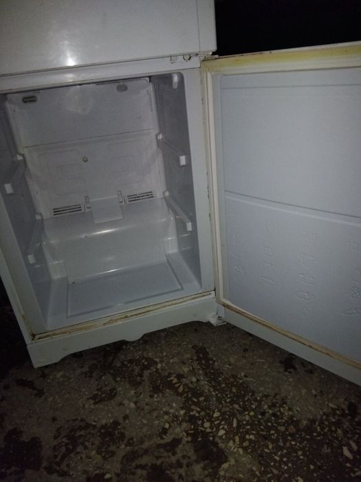 Продаеться холодильник.