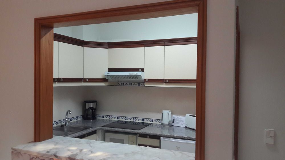 T0 Cond Fechado c/Piscina no Forte S João