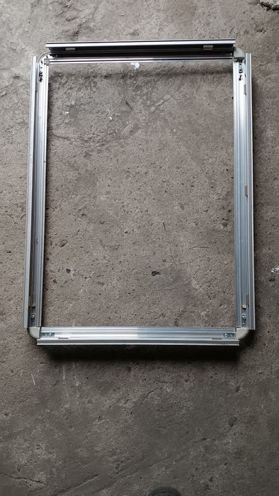 Aluminiowa ramka ogłoszeniowa