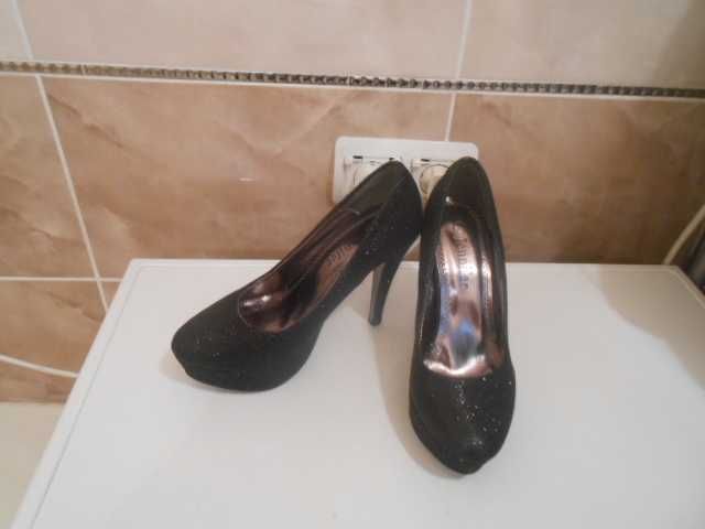 мешта імпортні  жіночі нові 35 р.