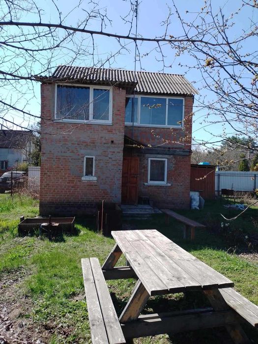Продам дачу біля річки, 2 пов, з санвузлом, ділянка 12 соток
