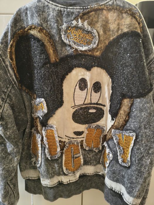 Camisolas e kispos marca chocolate tem Disney