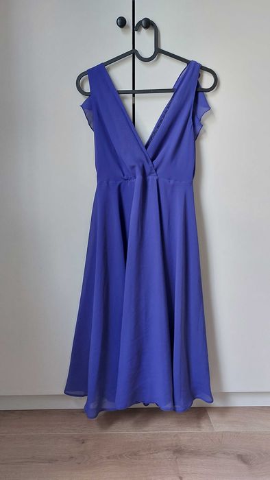 Elegancka chabrowa sukienka ciążowa na ramiączkach