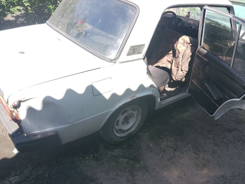 Продам Ваз белый