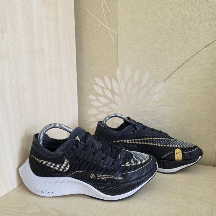 Бігові кросівки Nike ZoomX Vaporfly Next% 2 оригінал розмір 38.5