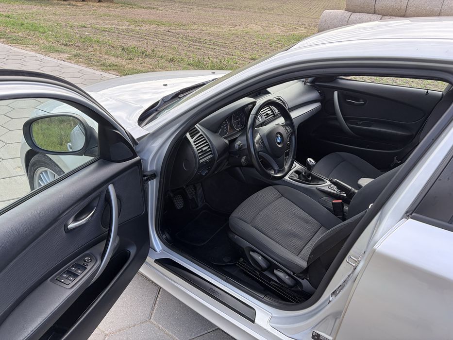 Bmw seria 1 diesel 2.0 rocznik 2011 , stan bardzo dobry