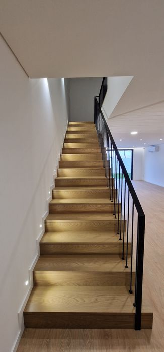 Aluga-se moradia em banda T3 (acabada de construir)