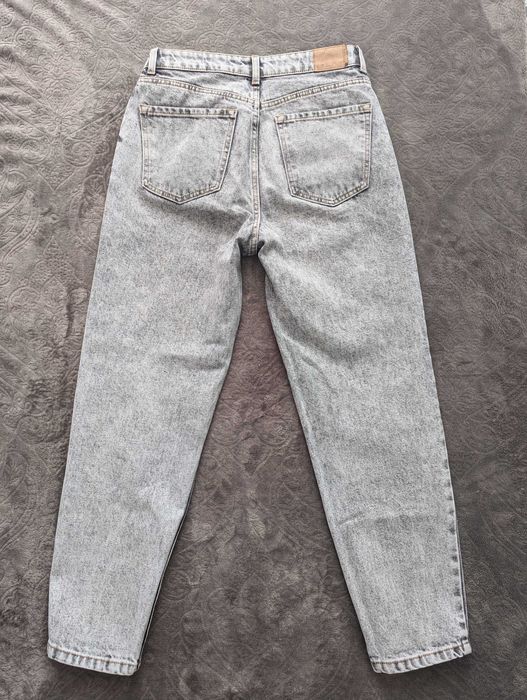 Джинси Mom's жіночі Bershka б/в