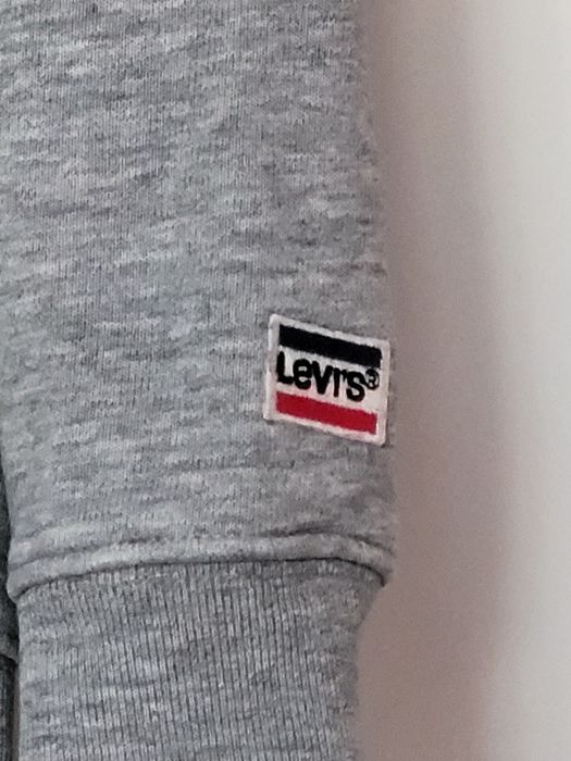 bluza levis levi's strauss XS

wysyłka paczkom