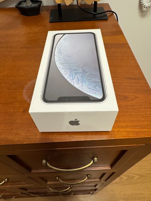 Caixa iPhone X como nova