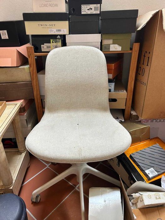 Cadeira giratória secretária