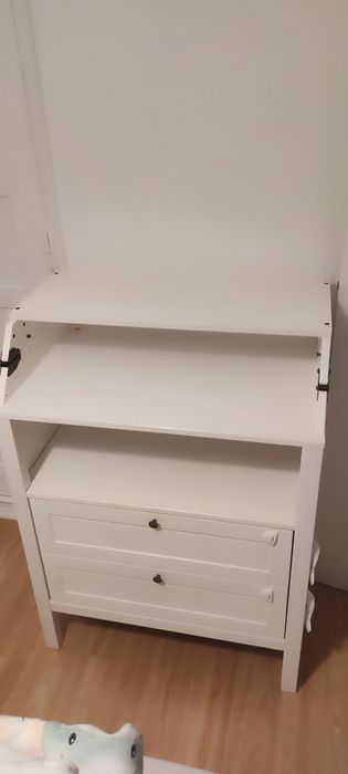 Cómoda trocador IKEA