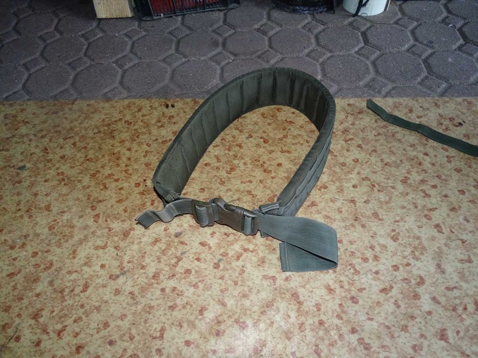 pas taktyczny z szelkami